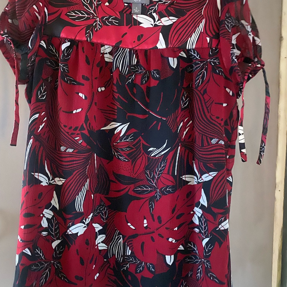 Apt. 9 Red and Black Leaf Print Blouse